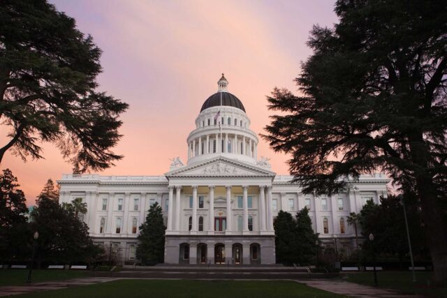 photo - Capitol Building in Sacramento, California at Sunset